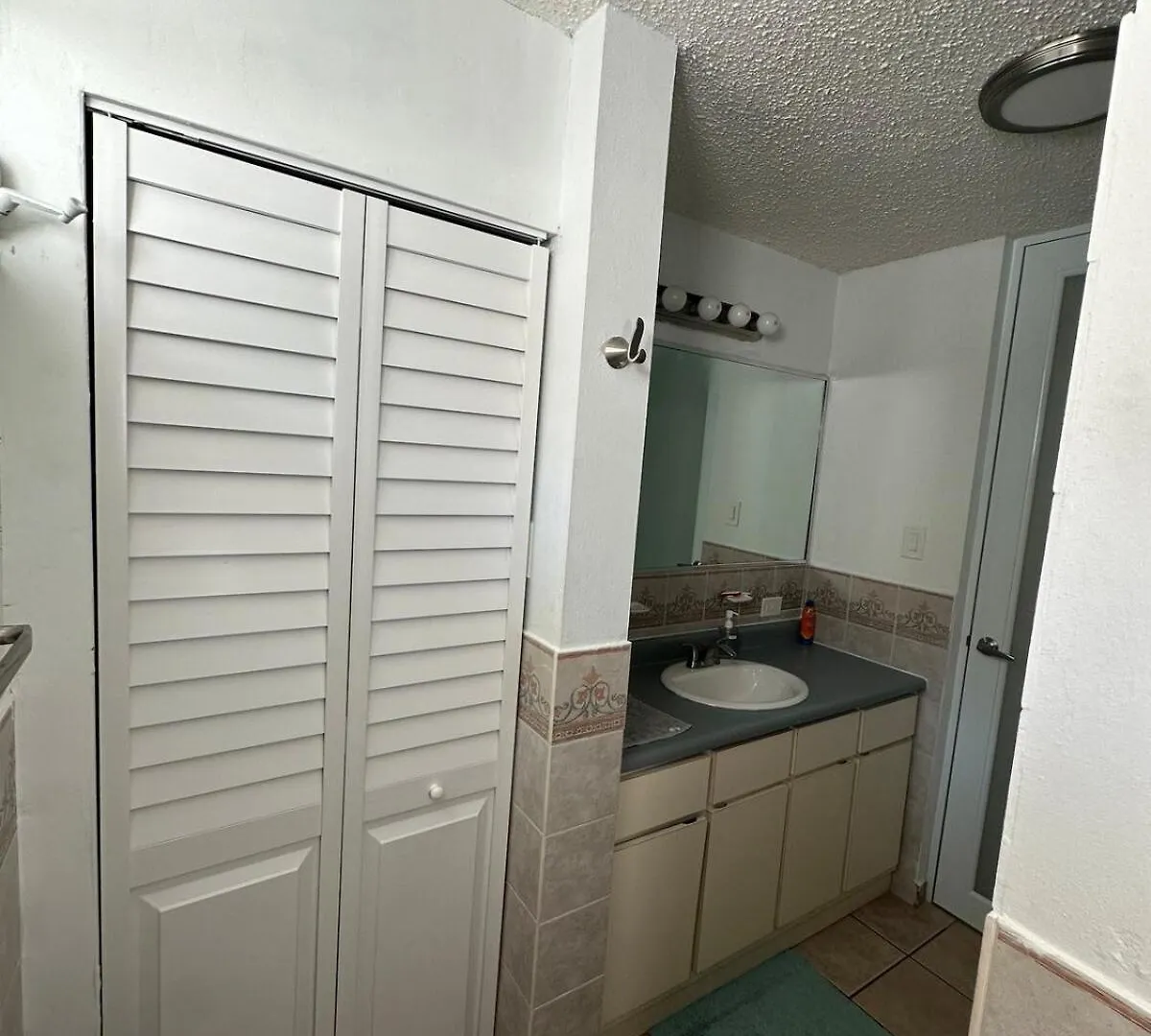 아파트 Large 1 Bedroom Apt With 2 Balconies And Pool 이사벨라